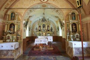 Cerkev svetega Antona Puščavnika (Foto: Tomo Jeseničnik)